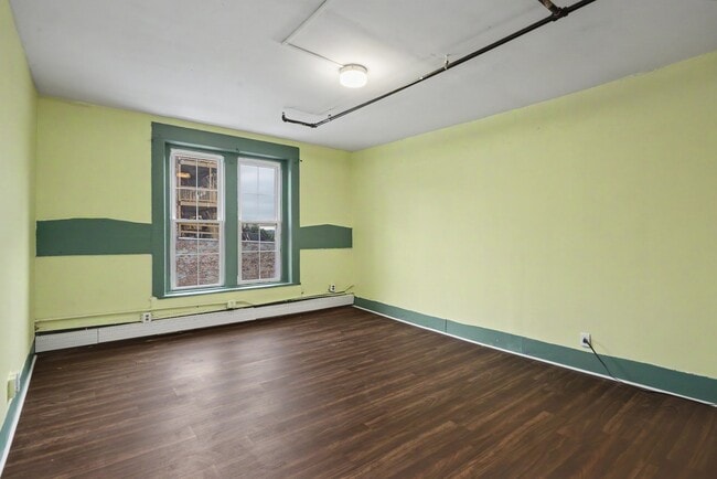 Building Photo - 128 High St