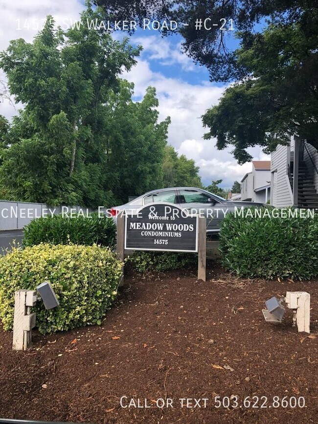 Building Photo - Beautifully Remodeled Condo Across from Nike!