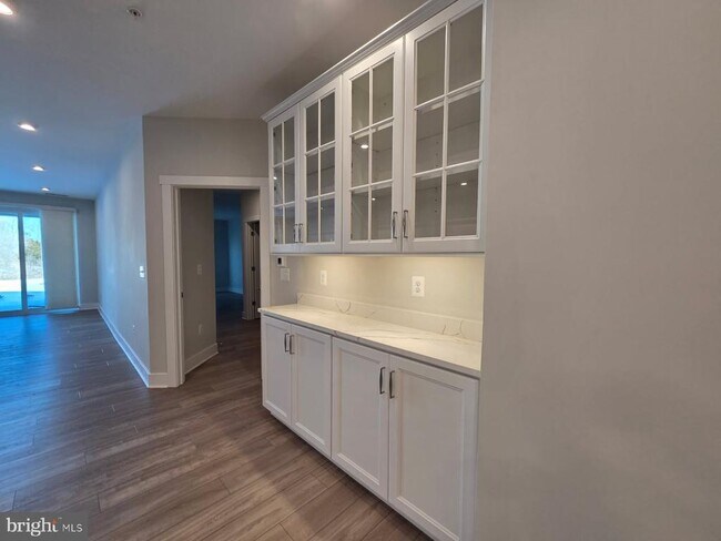 Building Photo - 170 Harrier Wy