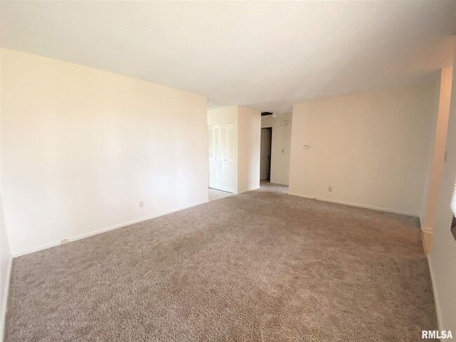 Building Photo - 9 Sundowner Ln