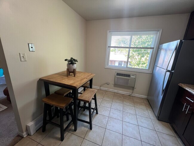 Foto del edificio - 4340 Wilson Ave