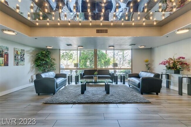 Foto del edificio - 205 E Harmon Ave