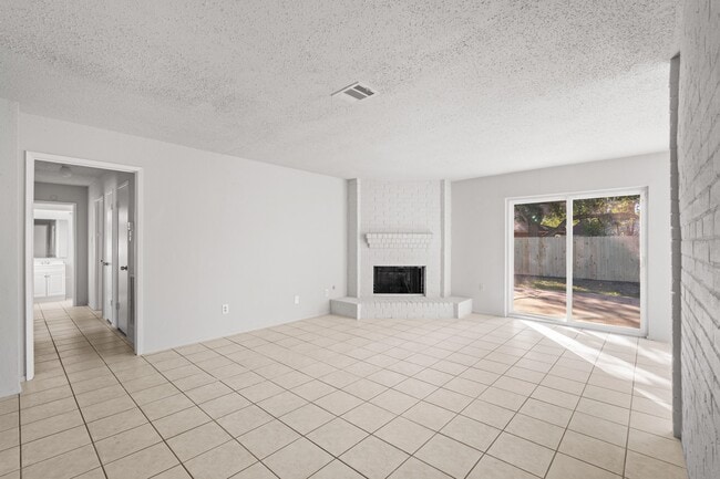 Building Photo - 16331 Paso Hondo Dr