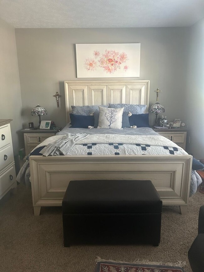 Building Photo - Sherwood Green Condo