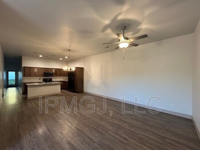 Foto del edificio - 581 W Indian Creek Dr