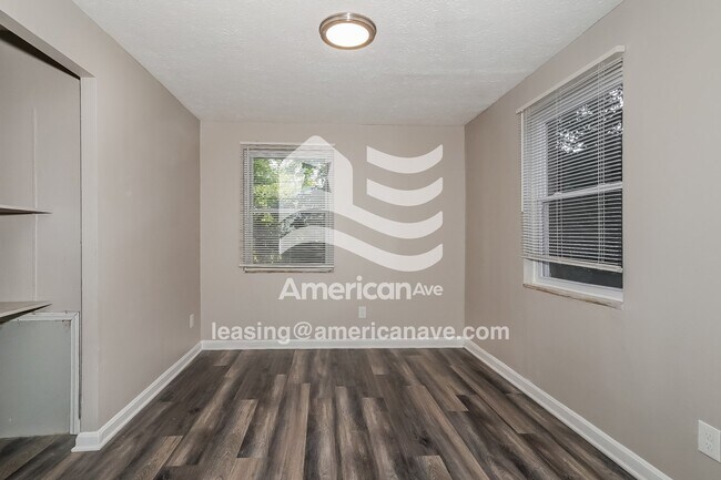 Foto del edificio - 3879 E 154th St