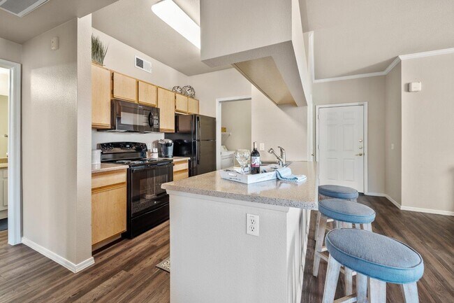 Foto del edificio - San Riva At The Foothills