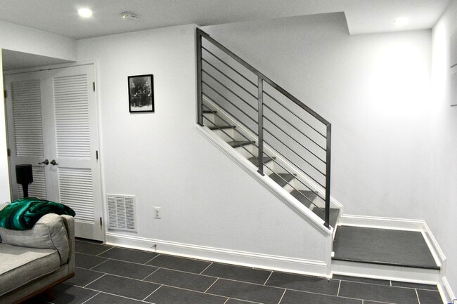 Building Photo - 1252 Delafield Pl NE