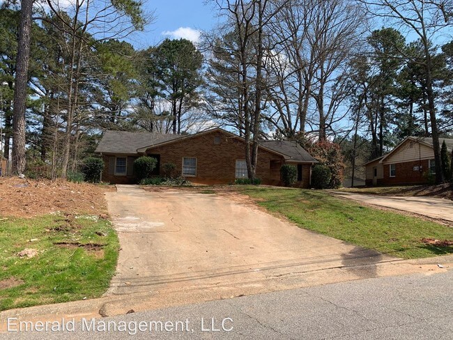 Foto del edificio - 406-408 Charleston Ln