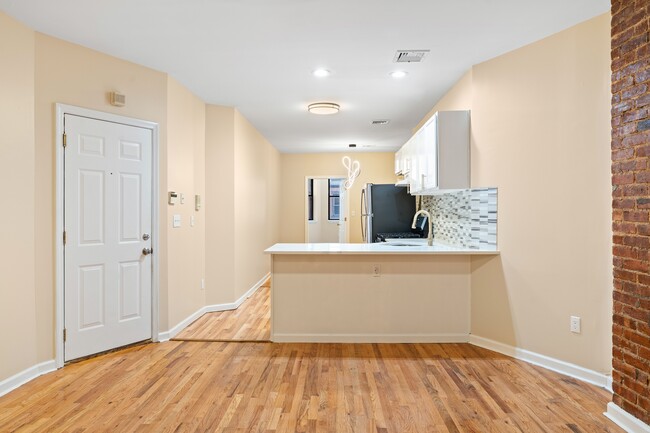 Foto del edificio - 378 Baldwin Ave