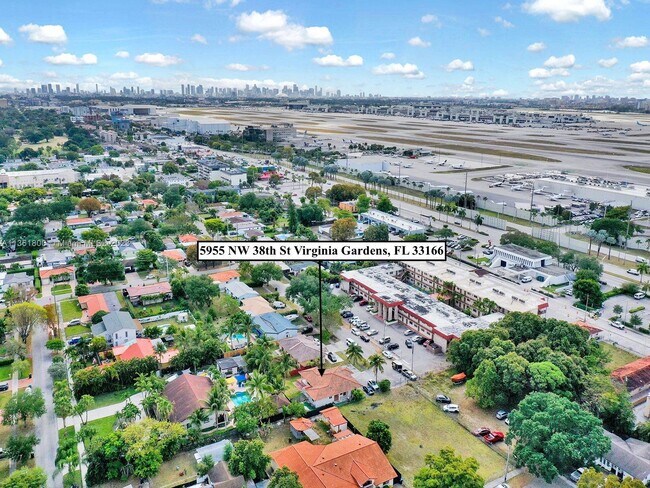 Foto del edificio - 5955 NW 38th St