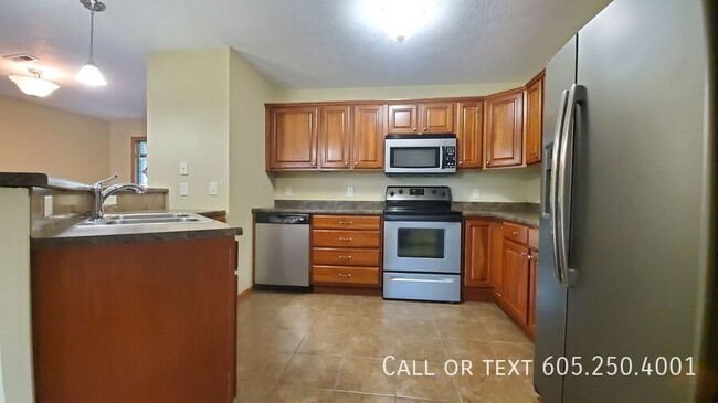 Foto del edificio - 2 Bedroom, 1 Bath Townhome with Amenities!