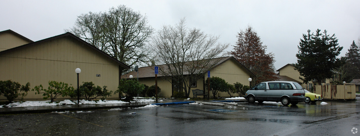 Building Photo - Cottage Grove Housing