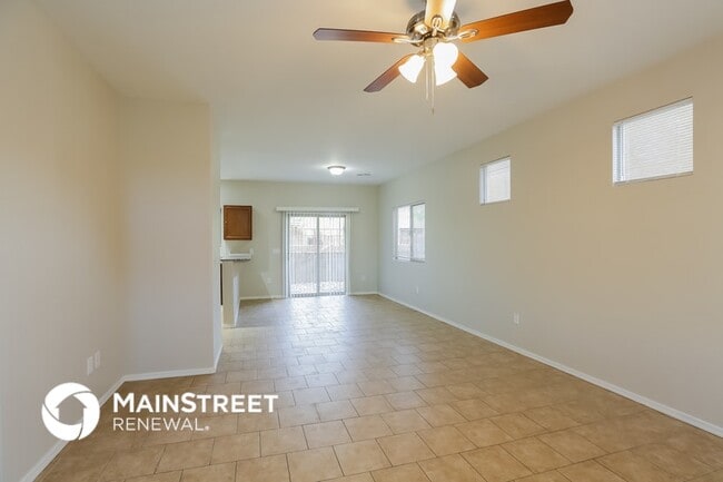 Foto del edificio - 9548 E Bramble Ave