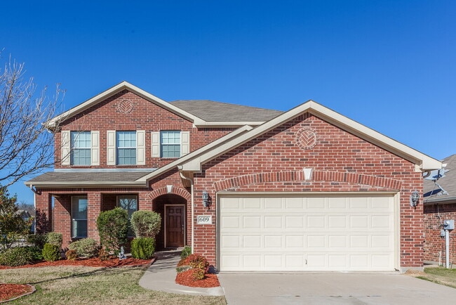 Building Photo - 609 Cove Ct