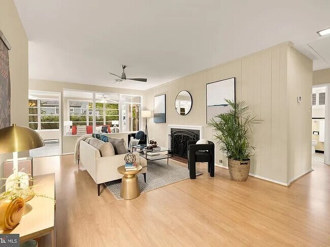 Photo - 4806 Edgefield Rd House