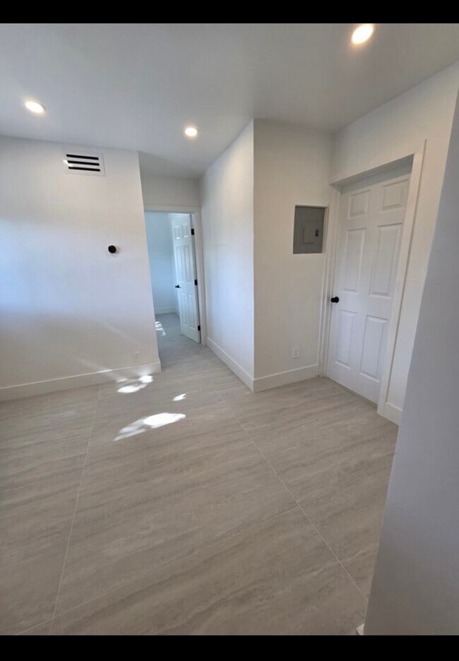 Photo - 1301 NE 13th Ave Apartment