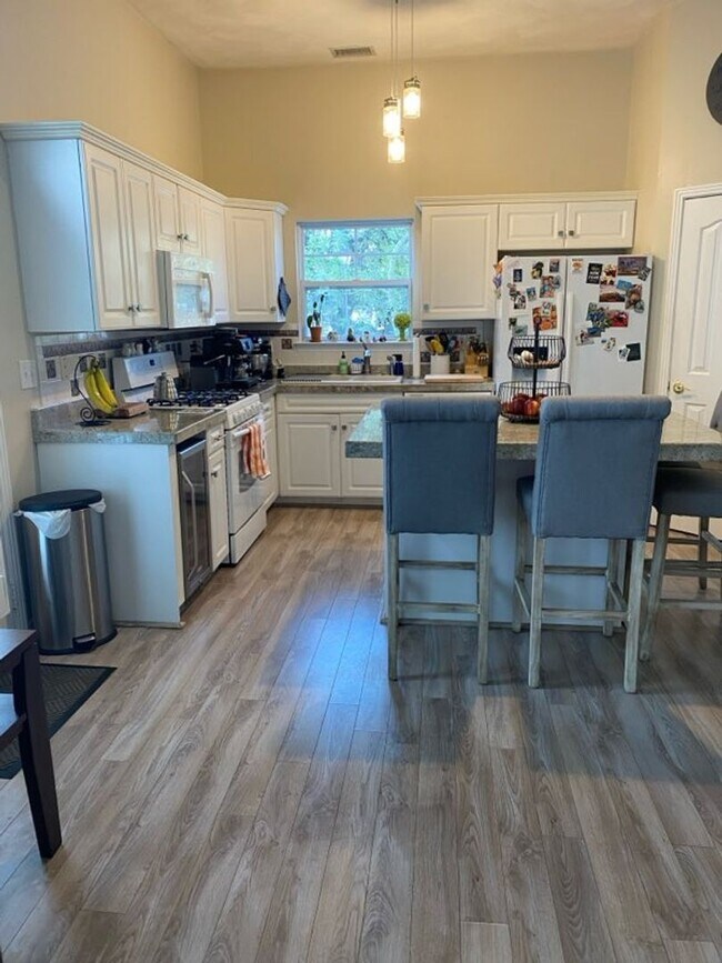 Foto del edificio - Dream Home On Shore Drive