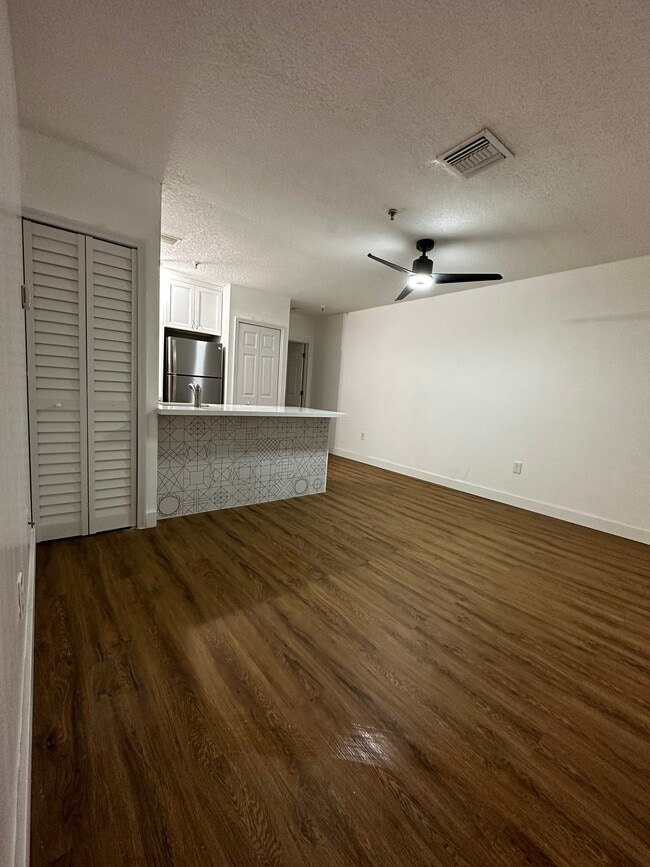 Building Photo - 2734 Bird Ave