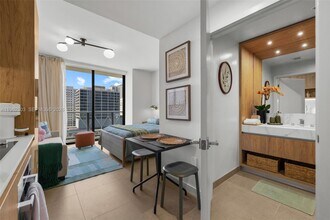 Building Photo - 11 NE 6th St