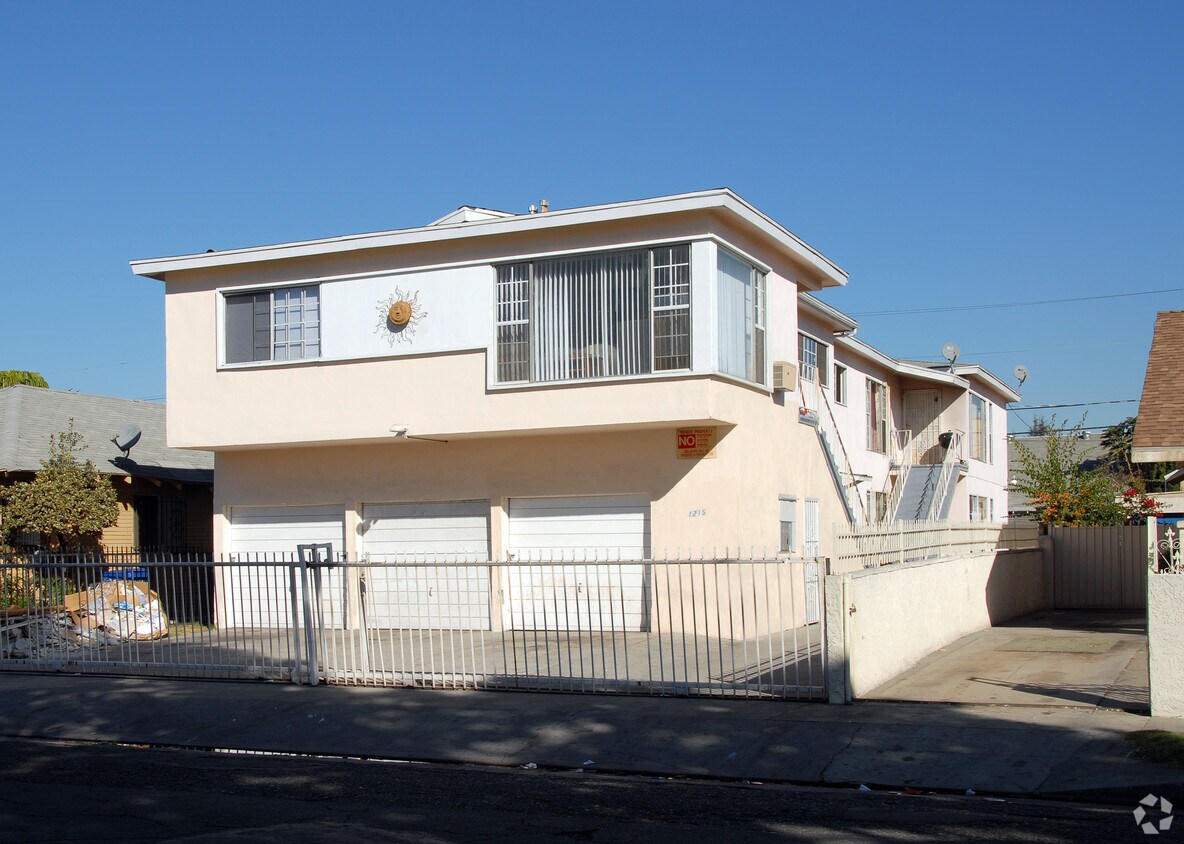 Building Photo - 1215 E 43rd Pl