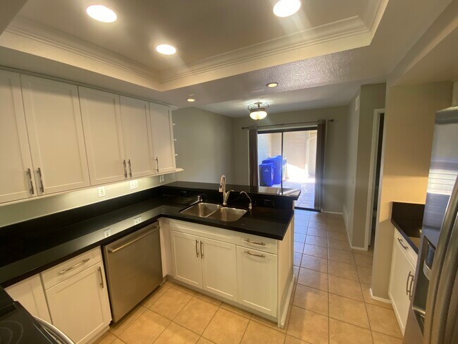 Foto del edificio - 10381 Crosscreek Terrace