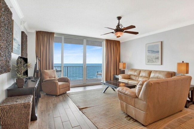 Foto del edificio - 365 E Beach Blvd