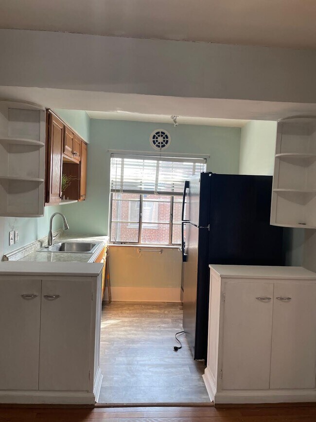 Cocina - 814 Ellison Ave