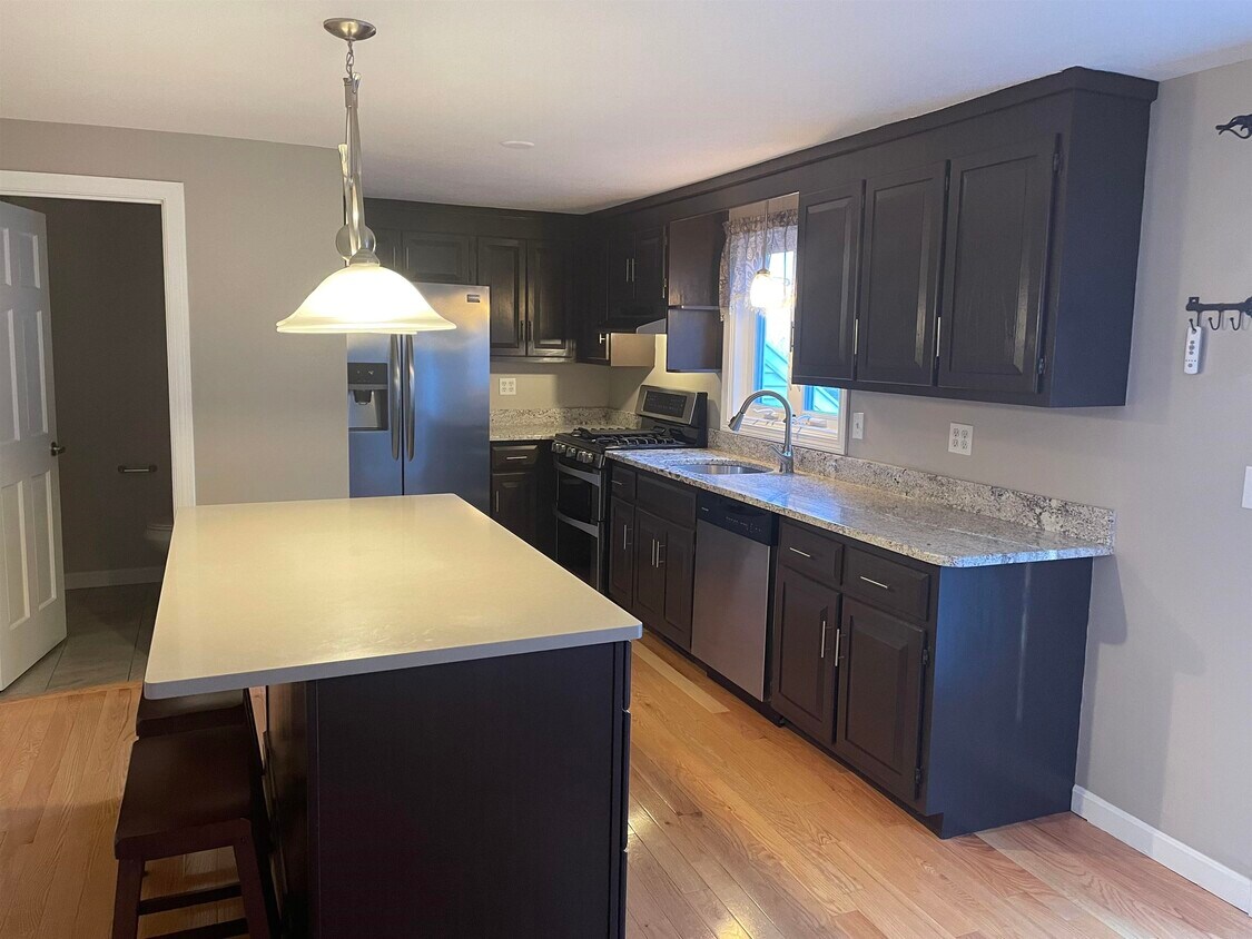 Foto principal - 12 Scott Ln