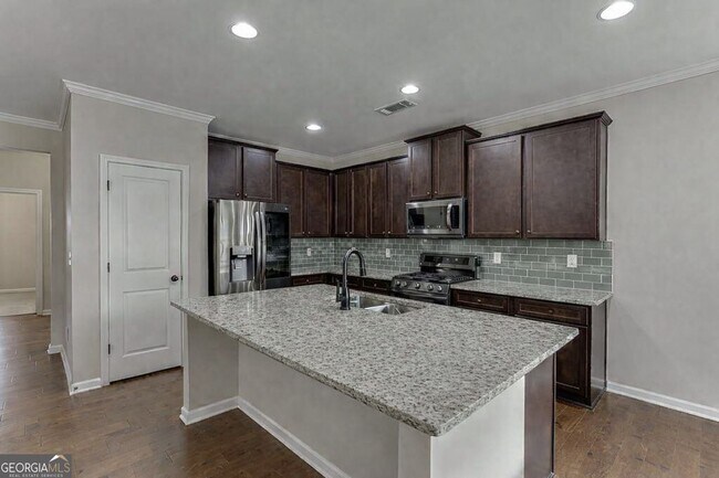 Foto del edificio - 4518 Hidden Creek Dr