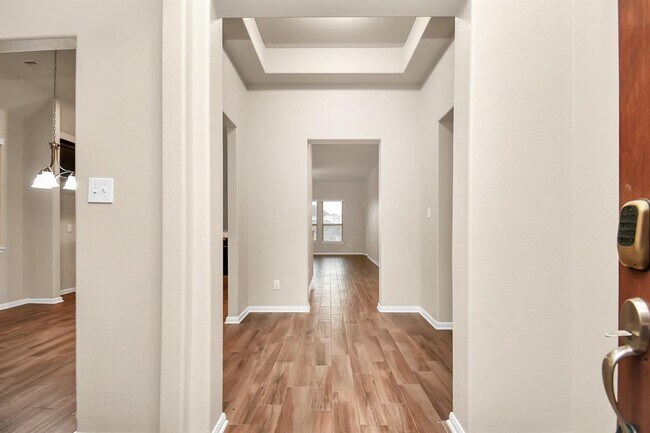 Building Photo - 9122 Basin Ridge Ln