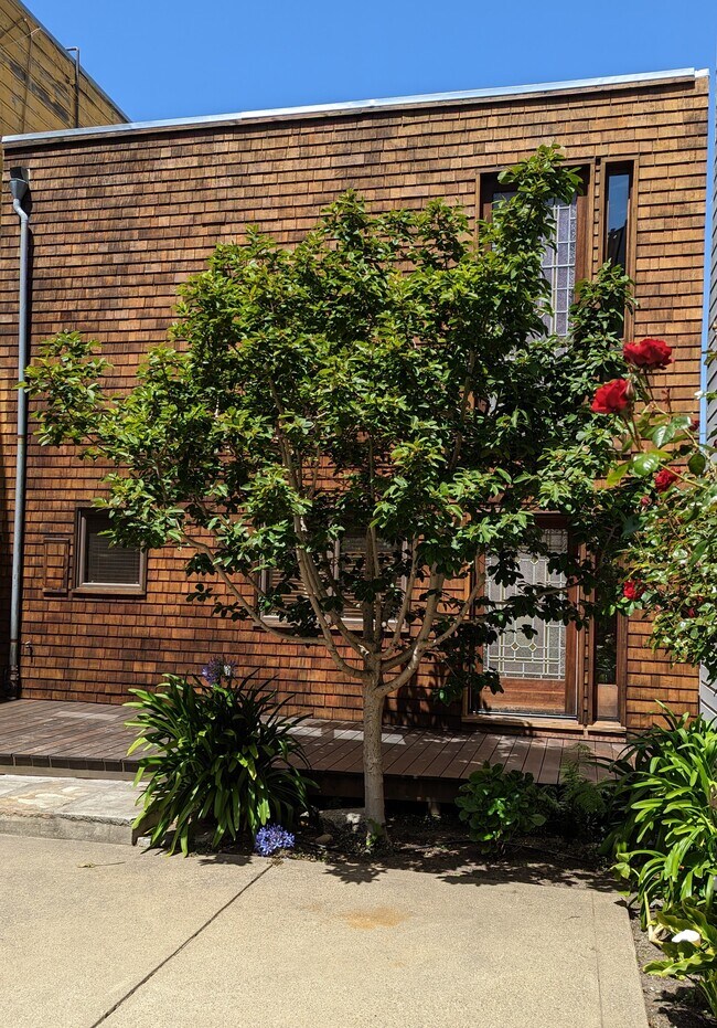 Foto del edificio - 1658 Filbert St