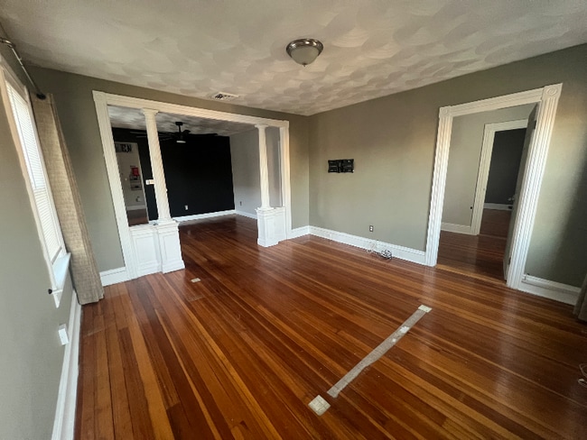 Building Photo - 360-362 Weeden St