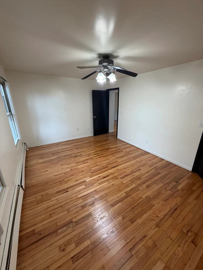 Building Photo - The Baxter Apartments