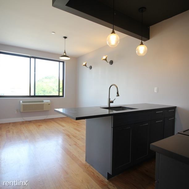 Building Photo - 1599 Bergen St