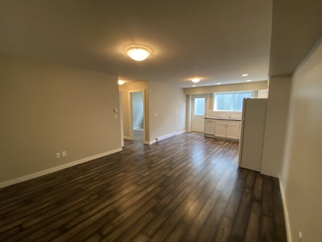 Building Photo - 8808-8817 17 St