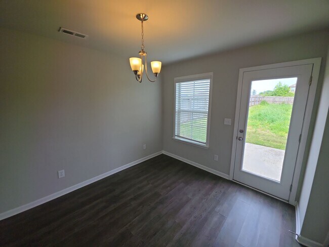 Foto del edificio - 121 Hulsey Ln