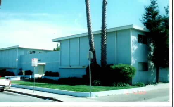Foto del edificio - 1400 Azalea St