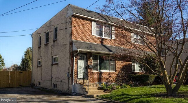 Foto del edificio - 203 E Rosedale Ave