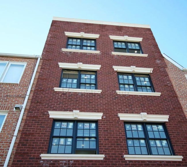 Building Photo - 2108 Steinway St