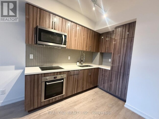 Building Photo - 1 Grandview Ave