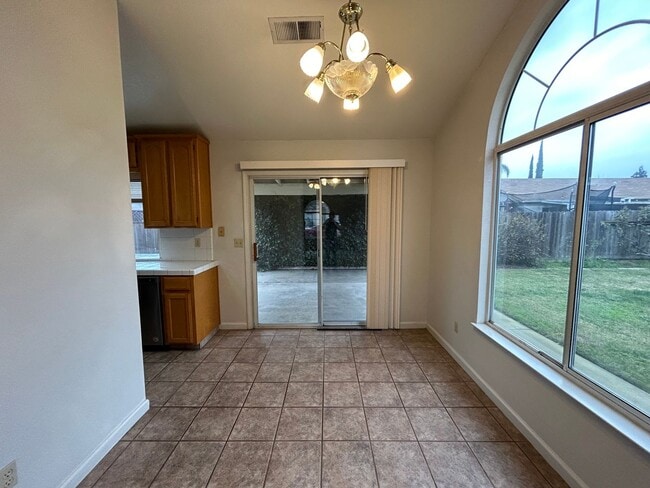 Building Photo - 917 Polo Ct