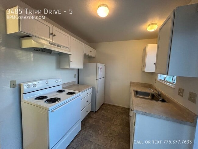Building Photo - 3485 Tripp Dr