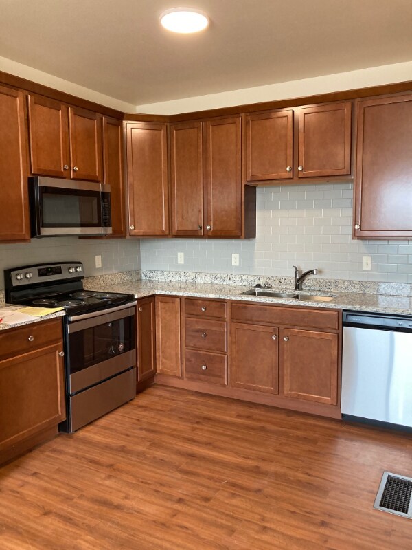 Building Photo - 18 E Kansas City St