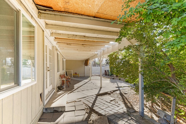 Building Photo - 47800 Madison St