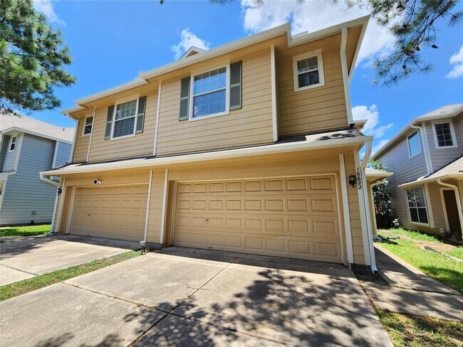 Building Photo - 16622 Newglen Ln