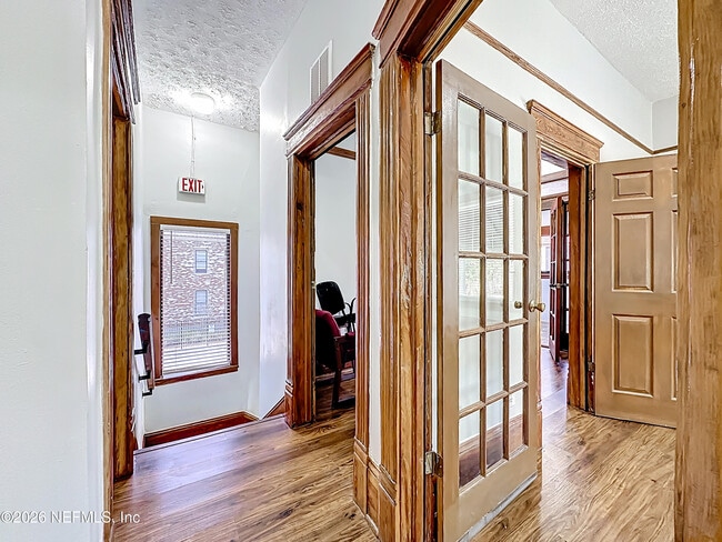 Foto del edificio - 138 E Duval St