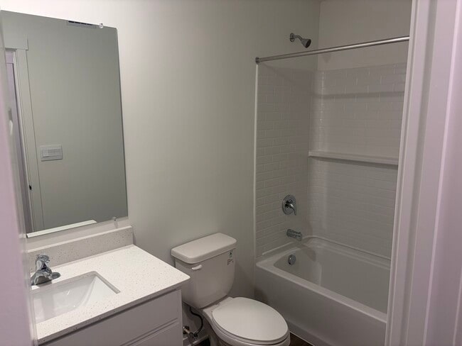 Building Photo - 6540 Linden Trl