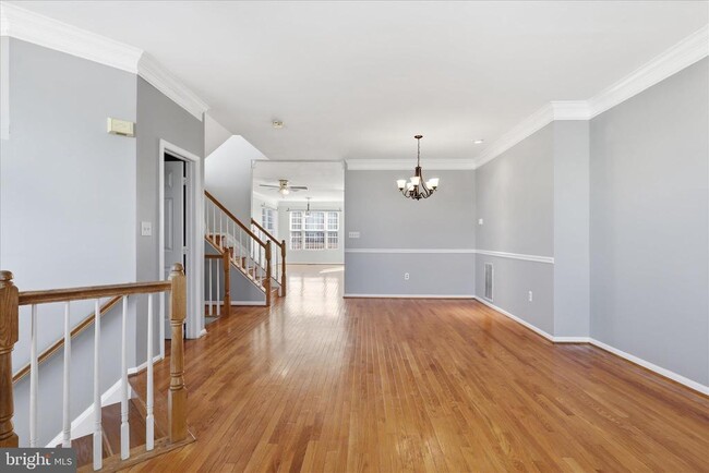 Foto del edificio - 8731 Farnham Way