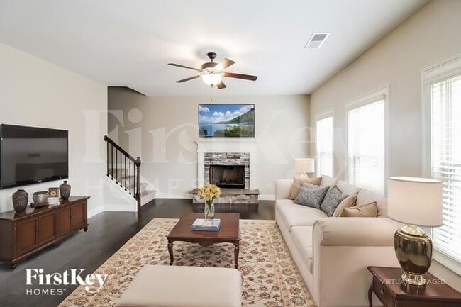 Building Photo - 113 Village Pl